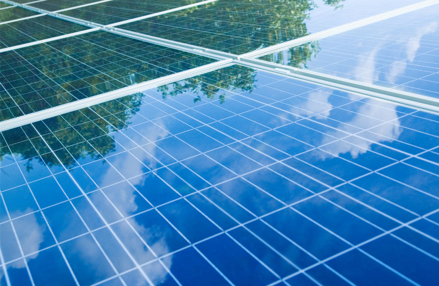 Empresas: ¿Por qué instalar paneles fotovoltaicos en tu tejado?