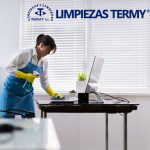 ¿Qué tan importante es una limpieza profesional para el entorno laboral?