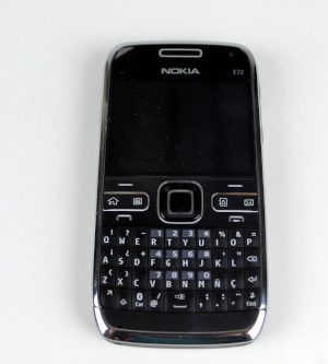 Teléfono móvil Nokia E72