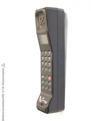 Teléfono móvil Motorola 8800X
