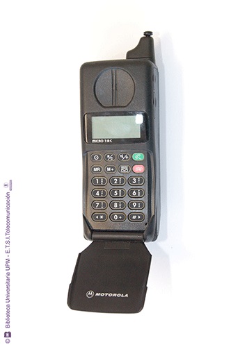 Teléfono móvil Motorola Micro Tac International 5200
