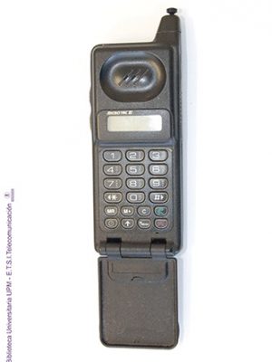 Teléfono móvil Motorola Micro Tac II