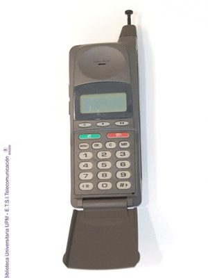 Teléfono móvil Motorola MicroTAC Duo