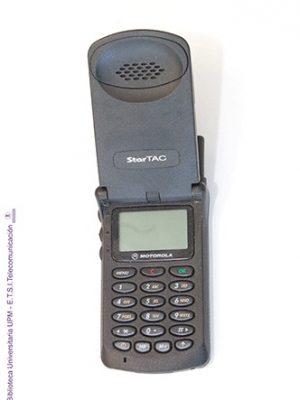 Teléfono móvil Motorola StarTAC 70