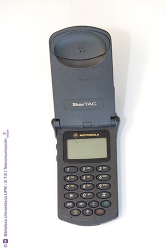 Teléfono móvil Motorola StarTAC 6500