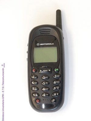Teléfono móvil Motorola CD 930