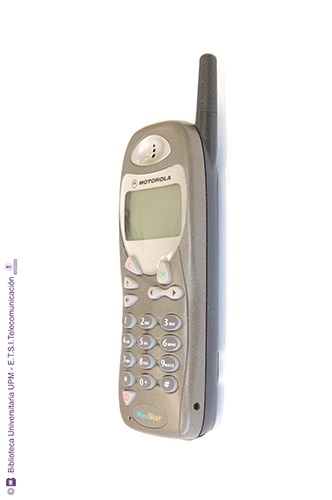 Teléfono móvil Motorola M3888