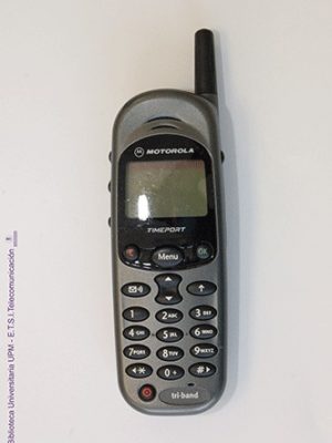 Teléfono móvil Motorola P7389
