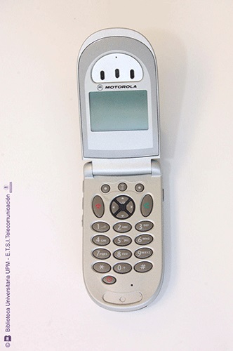 Teléfono móvil Motorola V Serie 66
