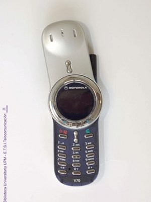 Teléfono móvil Motorola V70