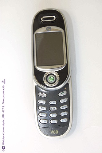 Teléfono móvil Motorola V80