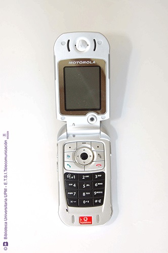 Teléfono móvil Motorola V980