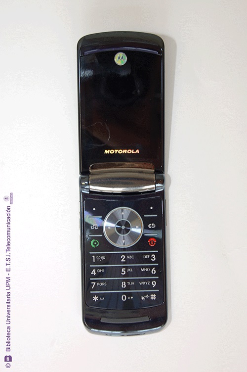 Teléfono móvil Motorola RAZR2 V8