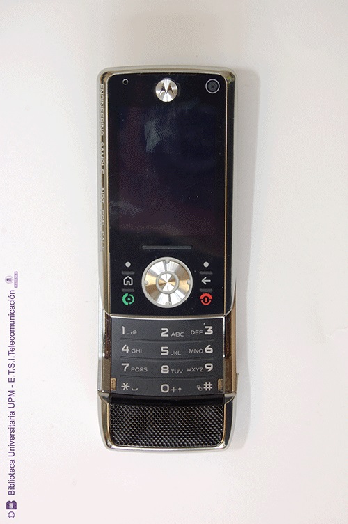 Teléfono móvil Motorola RIZR Z10