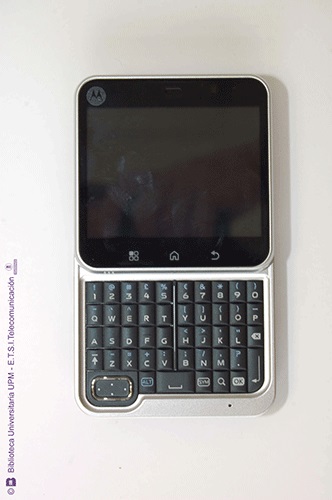 Teléfono móvil Motorola Flipout MB511