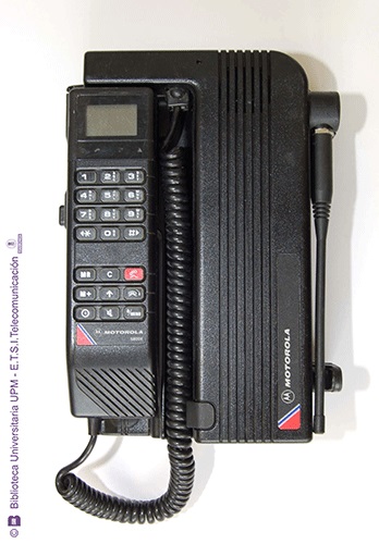 Teléfono móvil Motorola 6800X