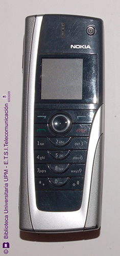 Teléfono móvil Nokia 9500 Communicator
