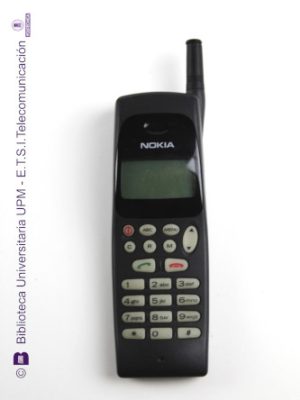 Teléfono móvil Nokia 909
