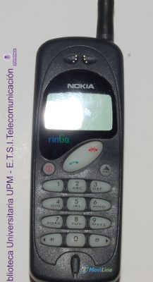 Teléfono móvil Nokia 203