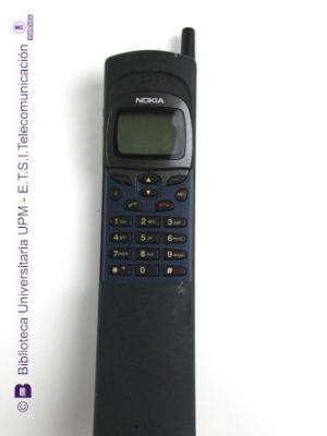 Teléfono móvil Nokia 8110