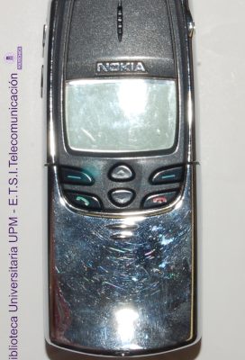 Teléfono móvil Nokia 8810