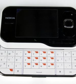 Teléfono móvil Nokia 6760 Slide