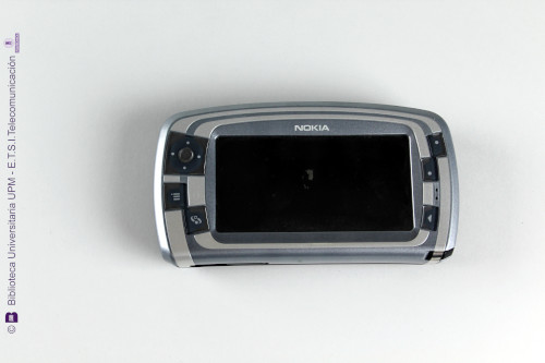 Teléfono móvil Nokia 7710