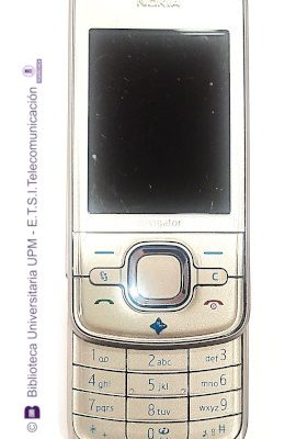 Teléfono móvil Nokia 6210 Navigator