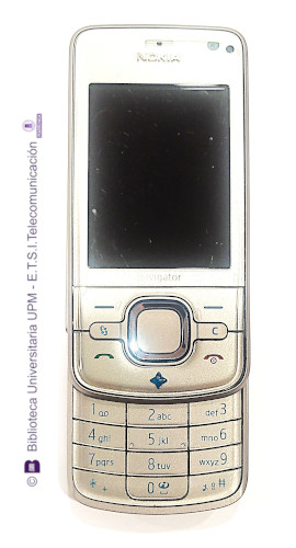 Teléfono móvil Nokia 6210 Navigator