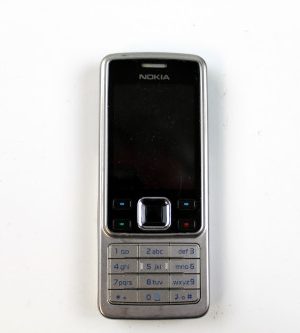 Teléfono móvil Nokia 6300