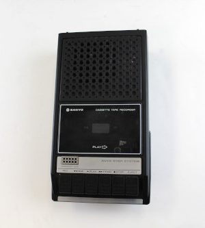 Magnetófono Sanyo M-2541