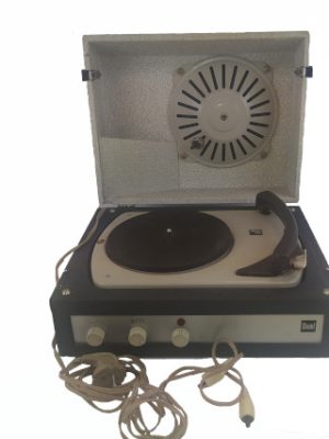 Tocadiscos DUAL P300 AV/1