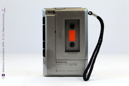 Magnetófono Sanyo M 1150